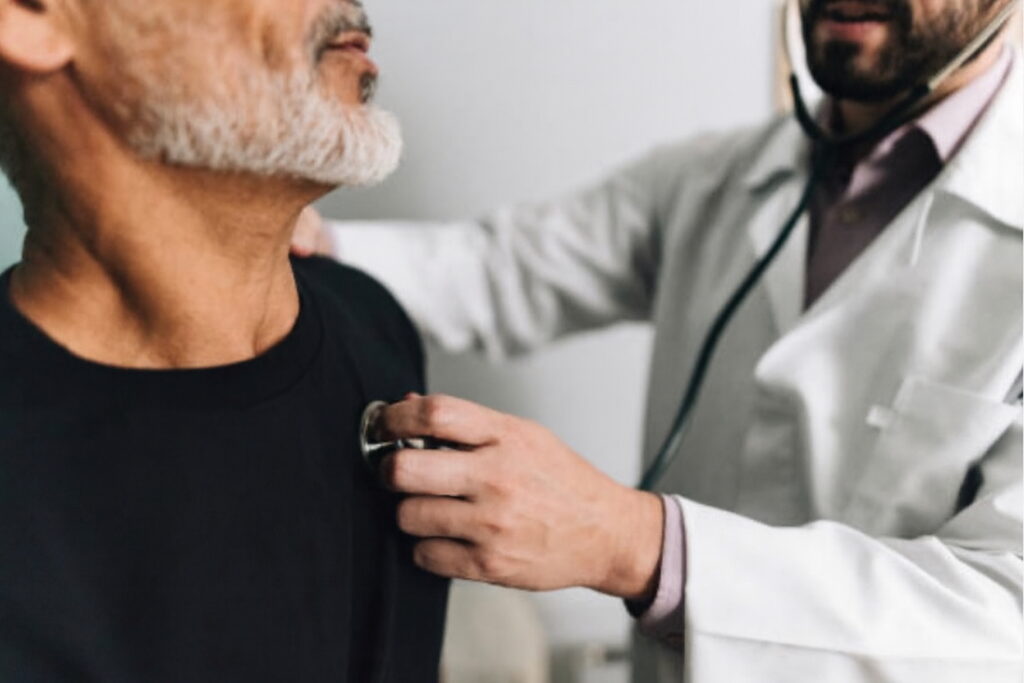 Visita cardiologica con auscultazione per soffio cardiaco Controllo cardiologico con auscultazione del cuore per soffio cardiaco